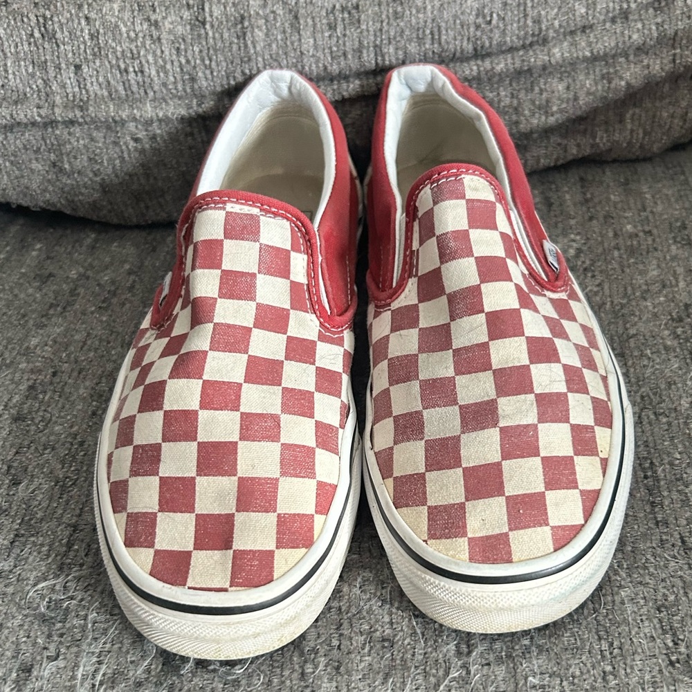 Unisex rhododendron red checkerboard Old Skool slip-on Vans.